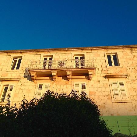 Apartament Palazzo Di Toma Milna  Zewnętrze zdjęcie