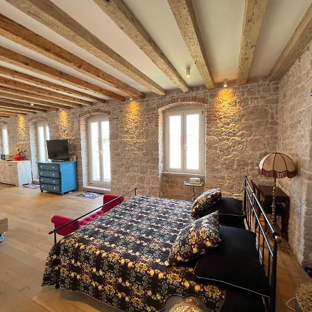 Apartament Palazzo Di Toma Milna  Zewnętrze zdjęcie