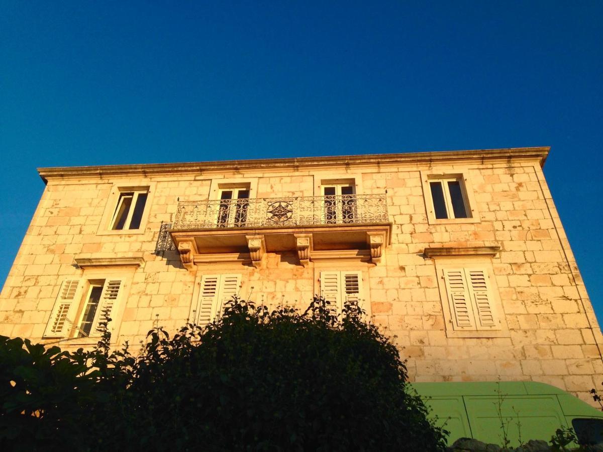 Apartament Palazzo Di Toma Milna  Zewnętrze zdjęcie