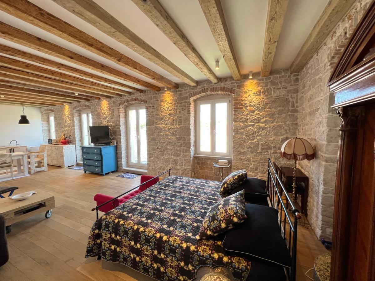 Apartament Palazzo Di Toma Milna  Zewnętrze zdjęcie