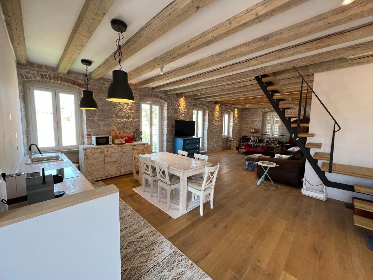 Apartament Palazzo Di Toma Milna  Zewnętrze zdjęcie