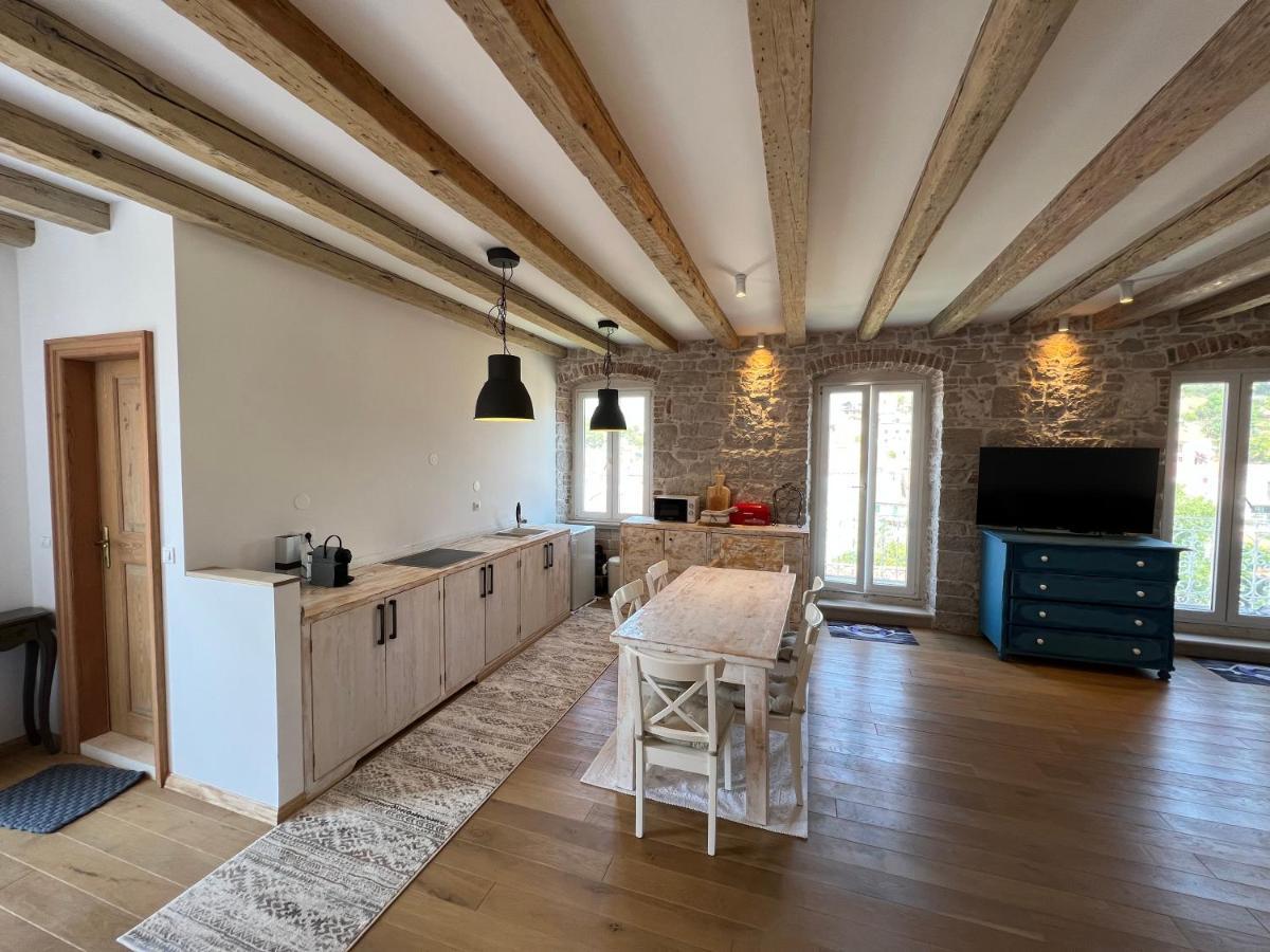 Apartament Palazzo Di Toma Milna  Zewnętrze zdjęcie