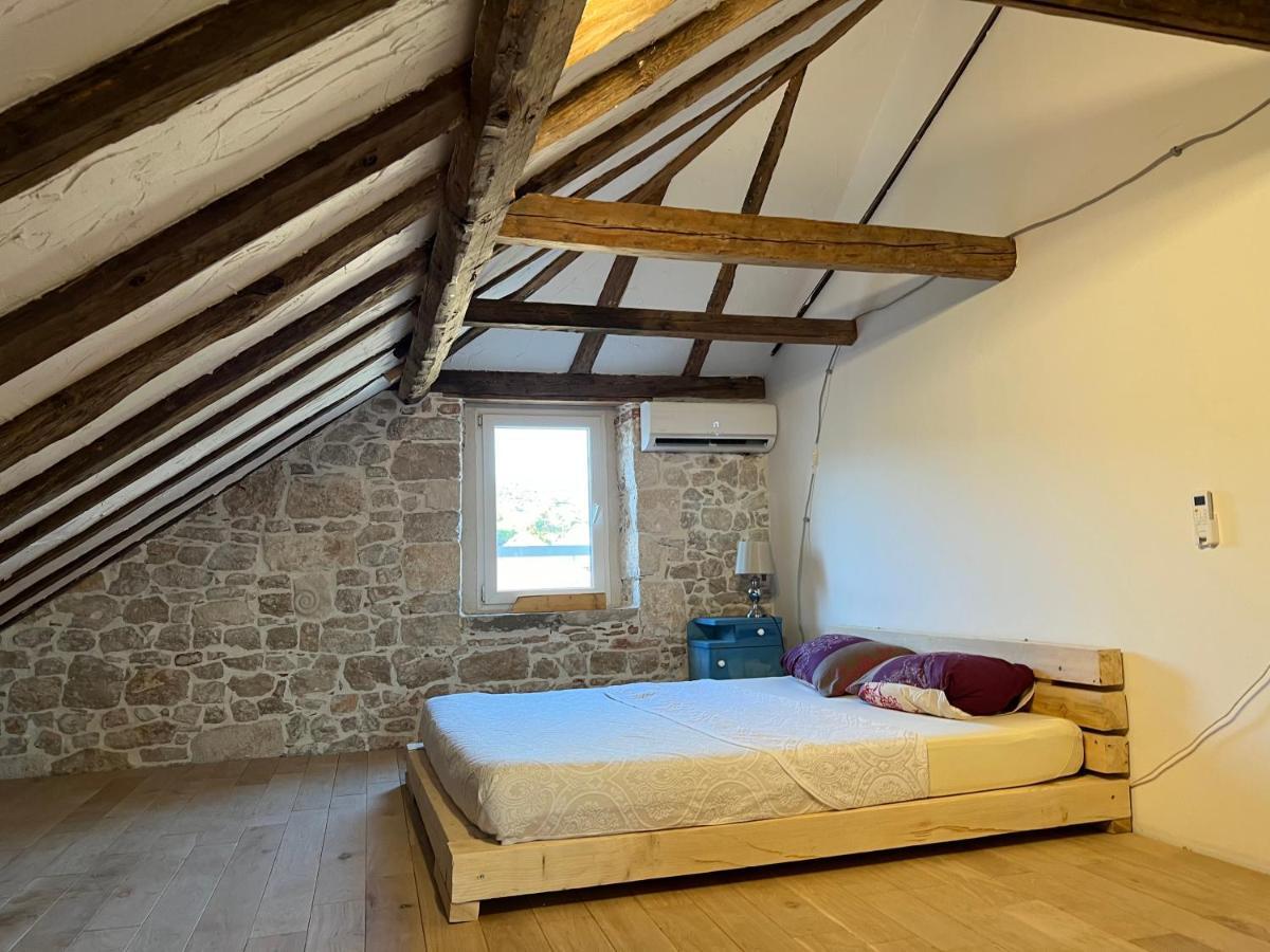 Apartament Palazzo Di Toma Milna  Zewnętrze zdjęcie